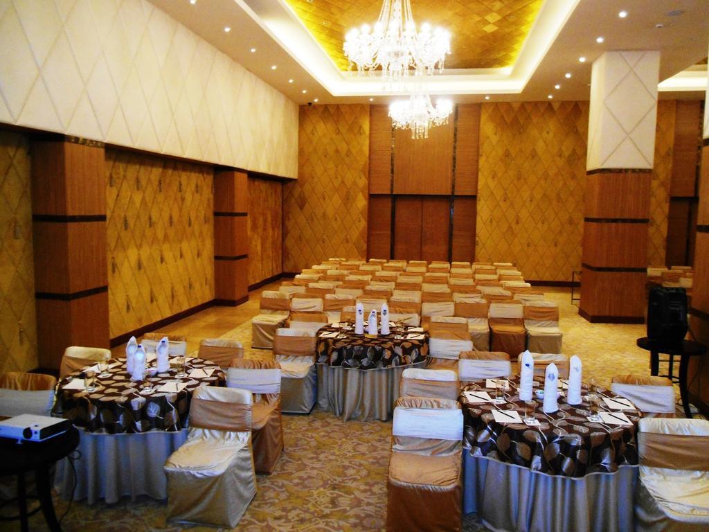 Country Inn & Suites By Radisson, Meerut Ngoại thất bức ảnh