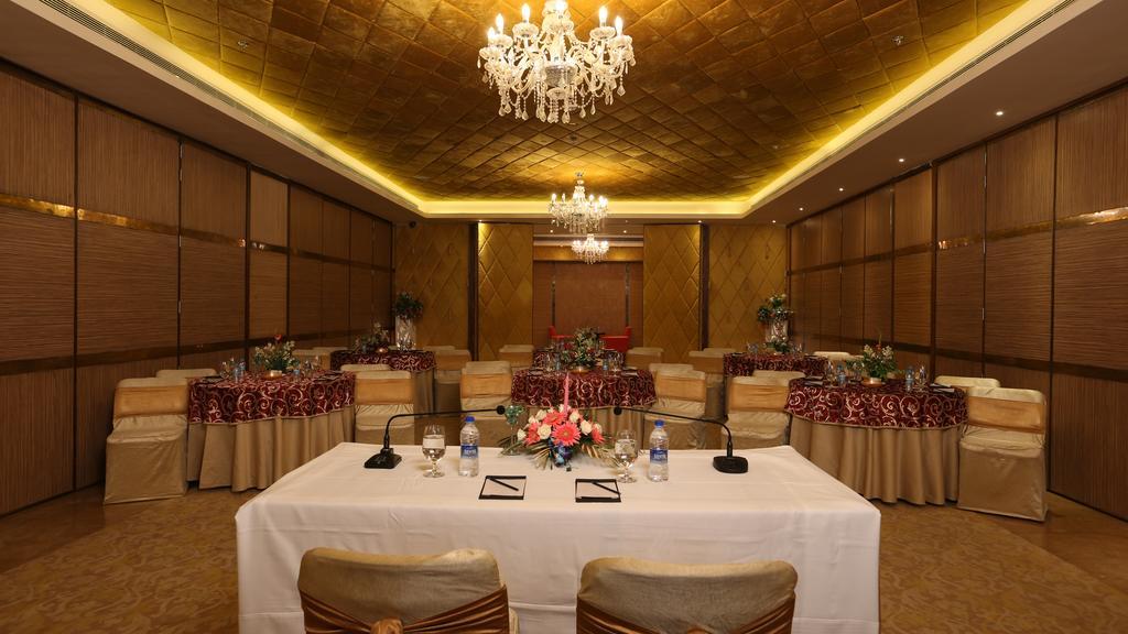Country Inn & Suites By Radisson, Meerut Ngoại thất bức ảnh