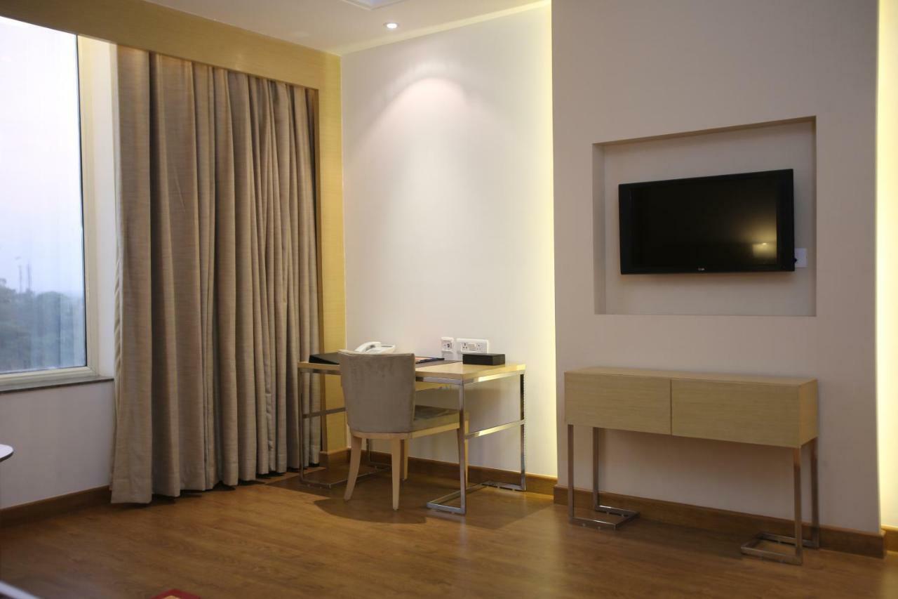 Country Inn & Suites By Radisson, Meerut Ngoại thất bức ảnh